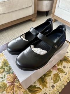 (Category: ) located in . Submitted by prelovedcloset211 (Listing ID 1377631303, Image 1). Description: .