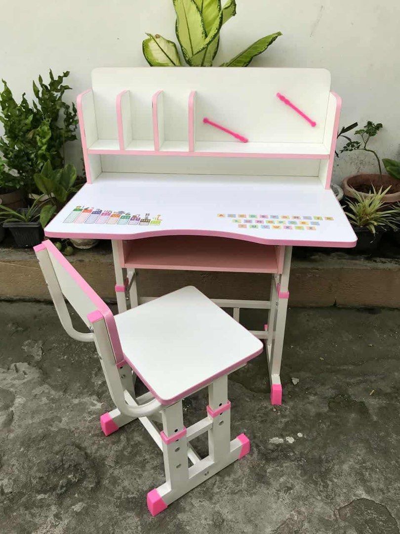 Mi study table for kids (Category: Tables & Sets) located in Manila. Submitted by dolorchris69891 (Listing ID 1377716339, Image 1). Description: computer table for kids assemble na po.