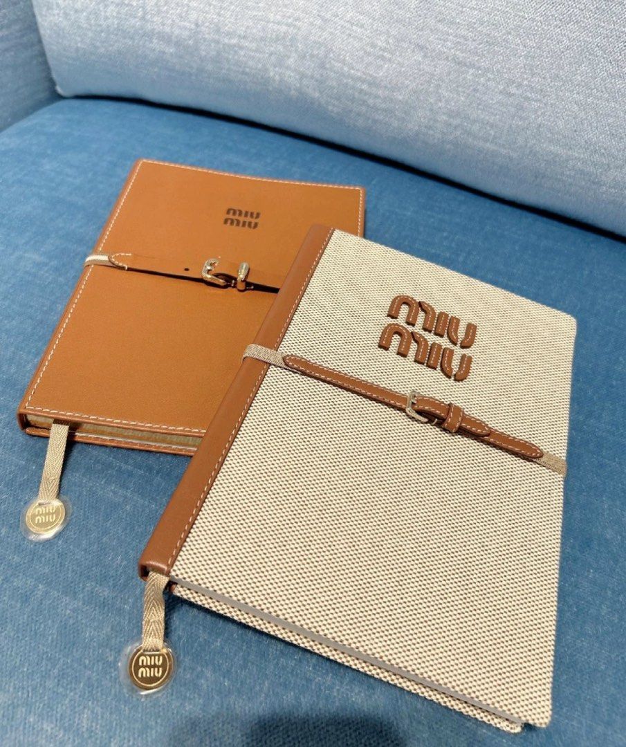 MIUMIU SUMMER READS ノベルティ 本 2種類 【非売品】 miumiu summer