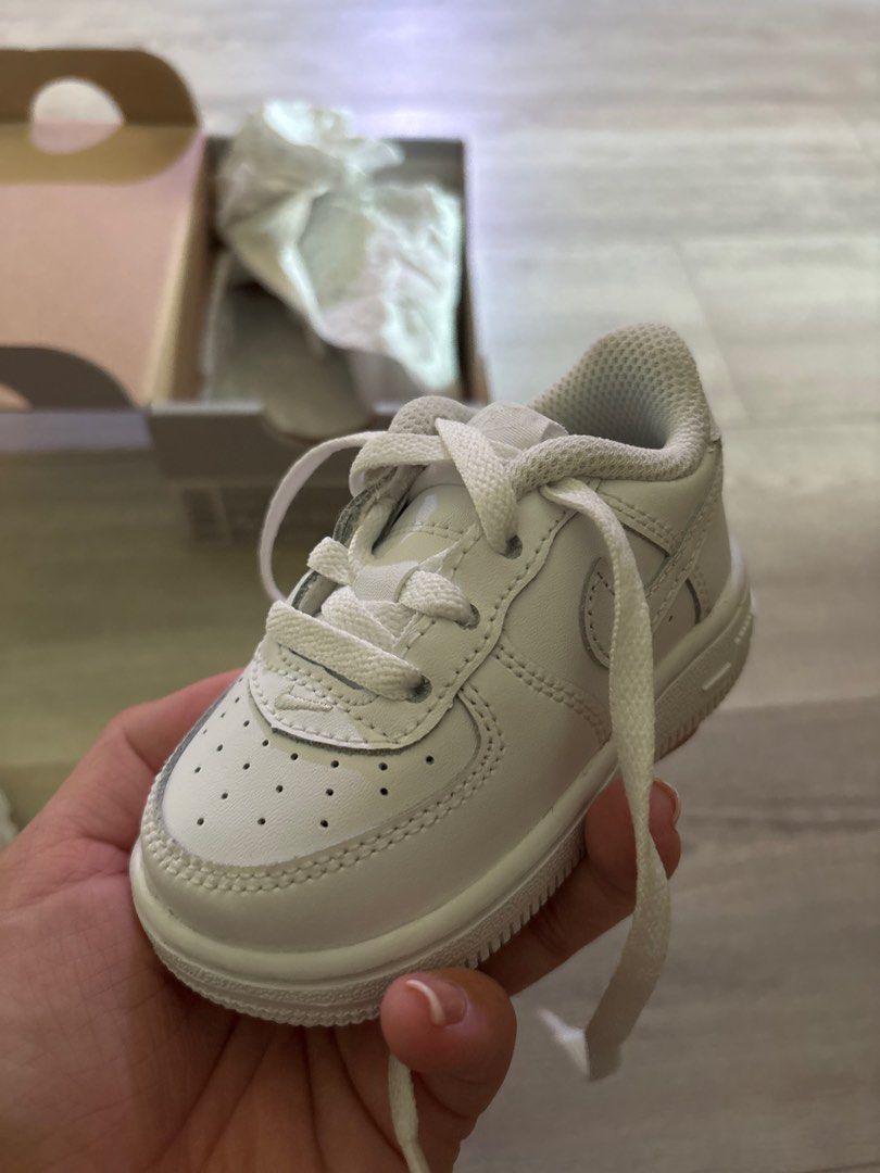 Nike Air Force 1 LE (TD) - White - Size 4C (Category: Babies & Kids Fashion) located in Singapore. Submitted by natalie.58 (Listing ID 1377617801, Image 2). Description: Brand new Nike Air Force 1 LE (TD) sneakers in white. Size 4C. Comes with original box and packaging. Perfect for your little one! Never been worn..