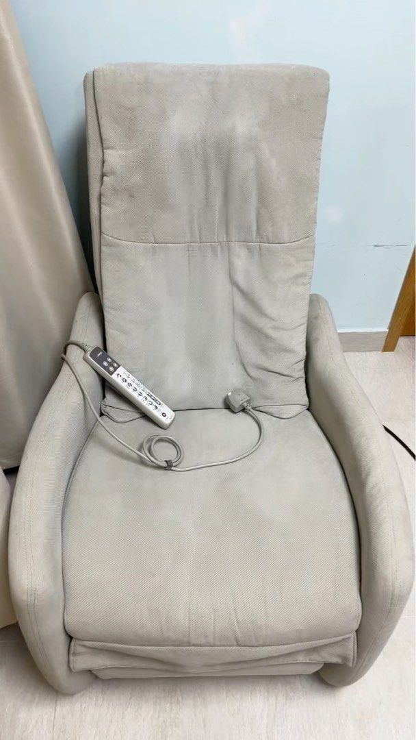 OSIM Massage Chair - Used (Category: Massage Devices) located in Singapore. Submitted by itishot (Listing ID 1377605201, Image 1). Description: Selling this OSIM massage chair. It's in used condition. The chair comes with a remote control. It is available for collection at Sengkang. If you're looking for a massage chair, this is a great option. Feel free to ask any questions. I'm happy to provide more details or photos if needed. Don't miss out o