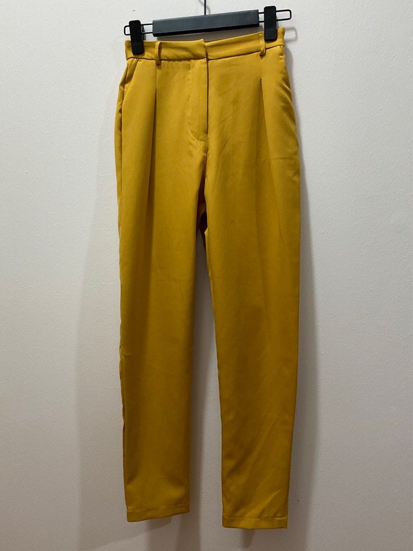 Pagani Yellow Pants in AUS 8 (Category: Other Bottoms) located in Makati City. Submitted by brandedfindss (Listing ID 1377694026, Image 1). Description: .