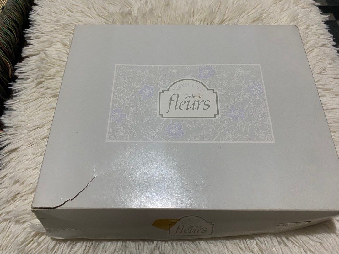 Pierre Cardin Bath Towel (Category: Towels, Napkins & Holders) located in Bulacan. Submitted by rich2545 (Listing ID 1377598056, Image 1). Description: .