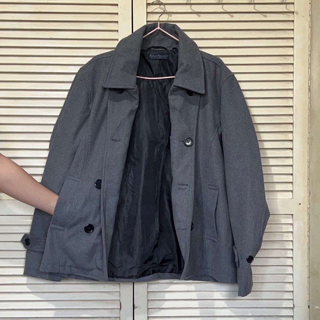 Pocketed/Trench Pea/Coat/Jacket in Dark Gray (Category: Coats, Jackets and Outerwear) located in Paranaque City. Submitted by kdtriestodeclutter (Listing ID 1377675272, Image 3). Description: Thrifted in Osaka, Japan. Light trench coat. With side pockets. Just one missing button but can still be closed. Labelled as Large but good for layering if you’re a Medium. Dimensions Length 25” Width 20” Sleeves length 25.5”.