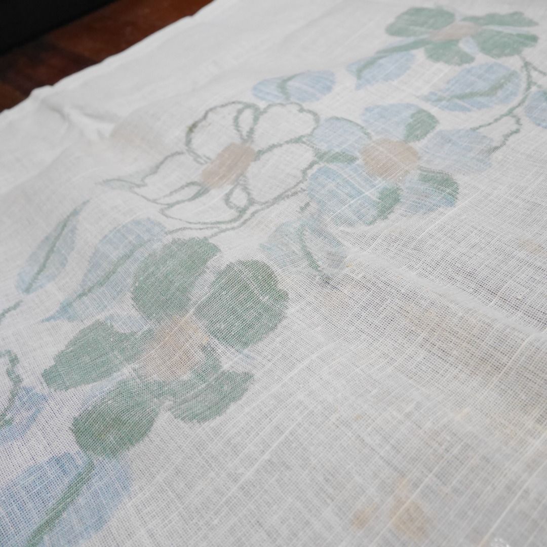 Rectangular Table linen cover 51" x94" (Category: Table Linen & Textiles) located in Valenzuela. Submitted by cletini (Listing ID 1377658919, Image 3). Description: Table cover 51 inch x94" Stains due to long storage. Did not use Thick Item location: Valenzuela 250427 Crtn .