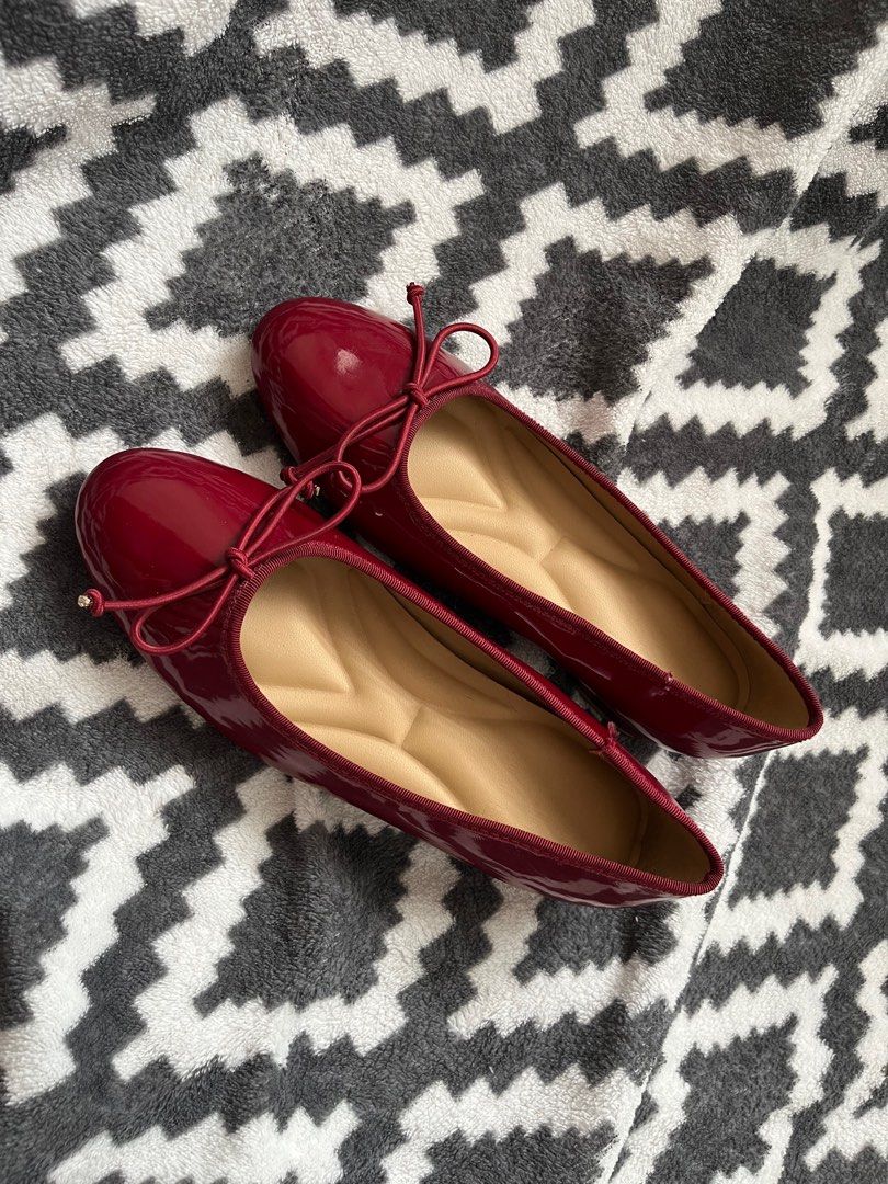 red ballet flats (Category: Flats & Sandals) located in Paranaque City. Submitted by rieclutter (Listing ID 1377571227, Image 2). Description: -size 36 -never worn rfs: not my style srp: 1590.
