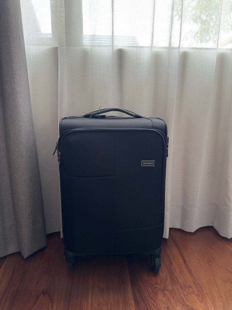 Samsonite Cubix Spinner 25inch / 68cm (Category: Luggage) located in Taguig. Submitted by agclim (Listing ID 1377753079, Image 1). Description: Dimension: 55 x 35 x 26 cm Volume: 43L Weight: 2.2kg Still in very good condition Bought this around 20 RFS: Decluttering FINAL PRICE.