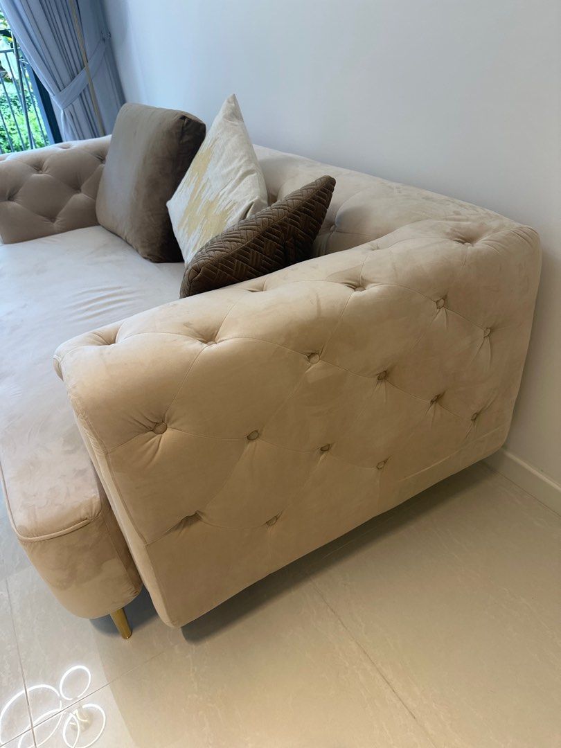 Sofa (Category: Sofas) located in Singapore. Submitted by anxiousmama (Listing ID 1377161676, Image 3). Description: Like new sofa, for display only About 208cm x 100cm x 69cm Arrange your own movers and collect from Tampines lane 528463..