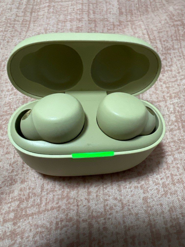 Sony LinkBud S (Category: Earphones) located in Singapore. Submitted by preloved_iceteh (Listing ID 1377605182, Image 3). Description: Self collect at Yishun Mrt No box Only charging cable .