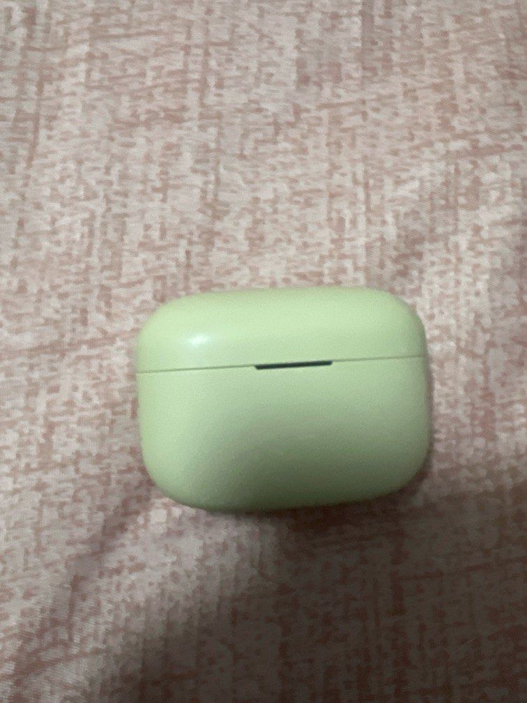Sony LinkBud S (Category: Earphones) located in Singapore. Submitted by preloved_iceteh (Listing ID 1377605182, Image 1). Description: Self collect at Yishun Mrt No box Only charging cable .