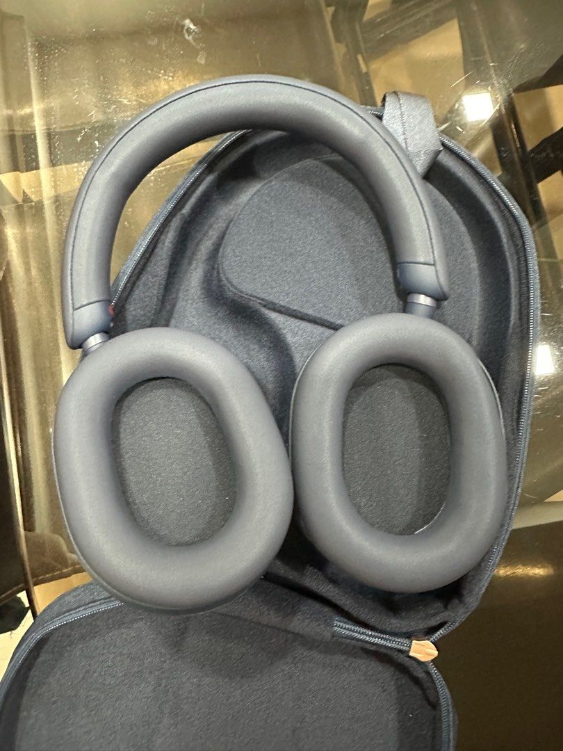 Sony wh1000xm5 (NEVER USED)63221262289025112