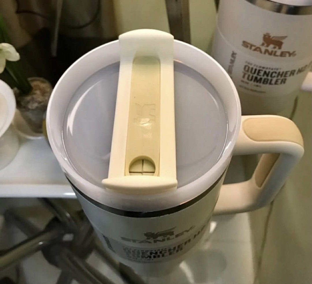 STANLEY Tumbler 40 Oz (Category: Water Bottles & Tumblers) located in Cavite. Submitted by khendisweet23 (Listing ID 1377701016, Image 2). Description: STANLEY Tumbler 40 Oz ₱1400 Able to hold 5 hours hot, 9 hours cold, 40 hours iced water 18/8 stainless steel, BPA-free Double-wall vacuum insulation Screw on 3-position lid Reusable straw Dishwasher safe Brandnew with box and straw Lalamove Delivery Gogoxpress Delivery COD / GCASH Payment.