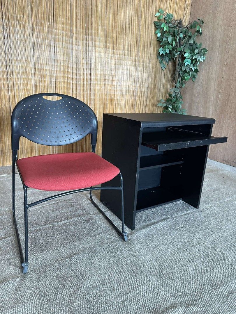 Study Desk / Computer Table With Chair Set (Category: Tables & Sets) located in Quezon City. Submitted by matetdevis13 (Listing ID 1377594749, Image 3). Description: Study Desk / Computer Table With Chair Set Price: 2500 L23.5 x W16.5 x H25.5 In good condition Code BLY9-E82.