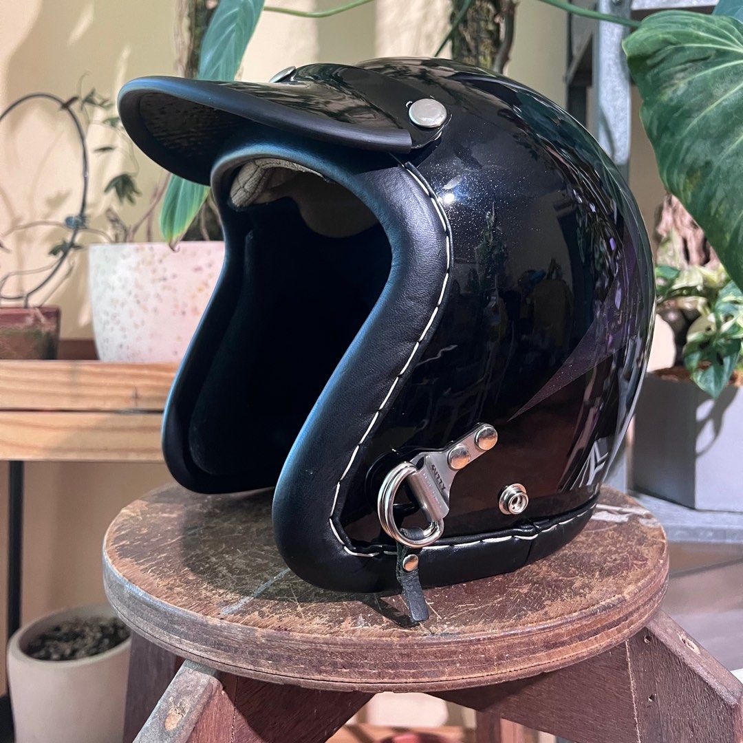 Suzzy Old School Style Motorcycle Helmet (Category: Motorcycle Apparel) located in Singapore. Submitted by motovillain (Listing ID 1377658063, Image 3). Description: Brand: SUZZY HELMET Model: Go Travel open face Artist: Helmet is a collab between Suzzy Helmet and RIP Custom Painting Suzzy Helmet is a premium custom helmet artisan from Malaysia. Their helmet genre sits comfortably towards custom Harleys, Triumphs, Royal Enfields, Vespas, Lambrett