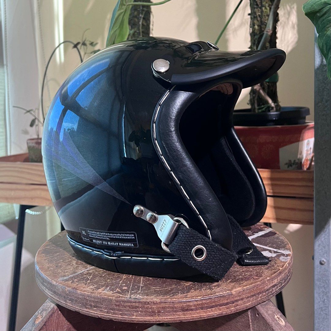 Suzzy Old School Style Motorcycle Helmet (Category: Motorcycle Apparel) located in Singapore. Submitted by motovillain (Listing ID 1377658063, Image 1). Description: Brand: SUZZY HELMET Model: Go Travel open face Artist: Helmet is a collab between Suzzy Helmet and RIP Custom Painting Suzzy Helmet is a premium custom helmet artisan from Malaysia. Their helmet genre sits comfortably towards custom Harleys, Triumphs, Royal Enfields, Vespas, Lambrett