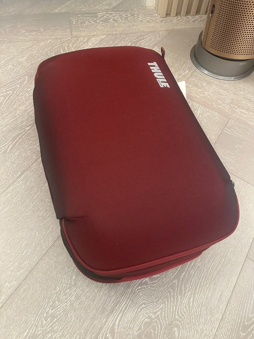 Thule subterra 40L ember red, 男裝, 袋, 背包- Carousell