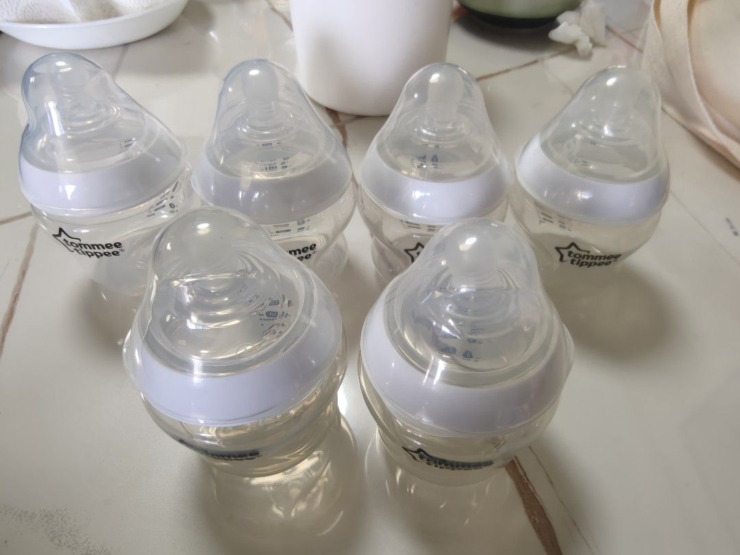 Tommee Tippee (Category: Breastfeeding & Bottle Feeding) located in Singapore. Submitted by goumpan (Listing ID 1377619822, Image 1). Description: Selling 6 Tommee Tippee bottles. 4 brand new and 2 used less than 5 times. collect at my location PM if interested..