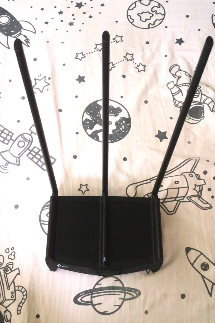 TP-Link TL-WR941HP Router (Category: Networking) located in Dagupan City. Submitted by ptrvncnt (Listing ID 1377573030, Image 2). Description: TP-Link TL-WR941HP 450Mbps High Power Wireless N Router 9dBi Antennas with Boosted Coverage and Breaks Through Walls Orig brand new price is 2500 sa LZD. Selling for 800. Kasama na po doon ang handling and shipping via J&T. Payment via GCASH. LBC Cash on Pick Up plus 100 po. Location: Pangasinan Working we