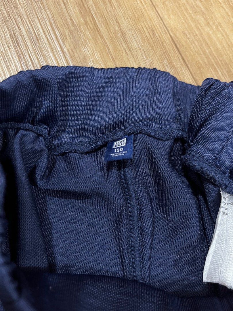 Uniqlo dry dri fit sports shorts Sz 120 (Category: Babies & Kids Fashion) located in Singapore. Submitted by charichris (Listing ID 1377685078, Image 3). Description: - Size 120 - Navy blue.