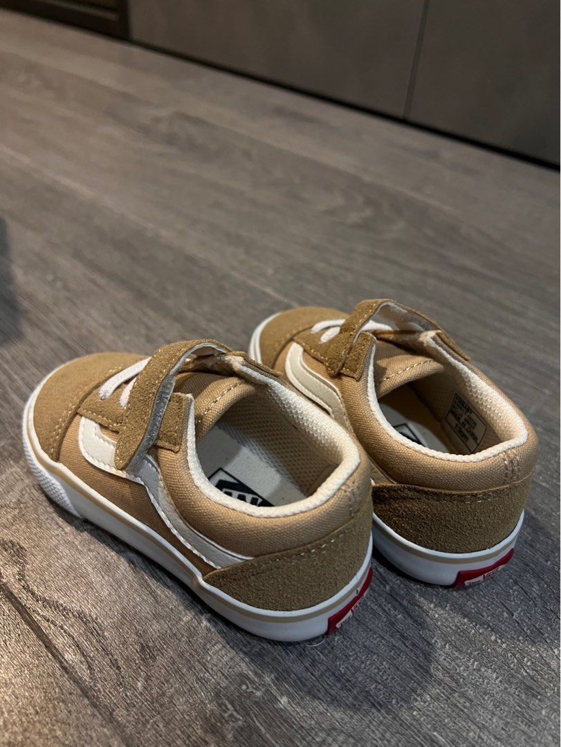 由 aassddec (刊登 ID 1377693918，圖片 3) 提交，位於 桃園市 (Taoyuan) 的 奶茶色Vans 13cm 嬰幼童鞋 (類別：嬰兒及兒童流行時尚)，說明：奶茶色Vans 13cm 嬰幼童鞋。