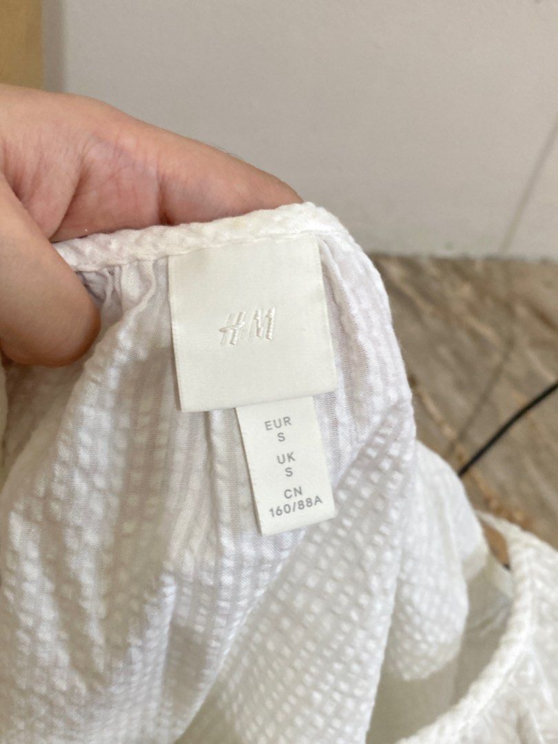 White baby doll dress (Category: Dresses) located in Calamba. Submitted by swizzleee (Listing ID 1377646474, Image 2). Description: - tag says s but also fits medium :)).