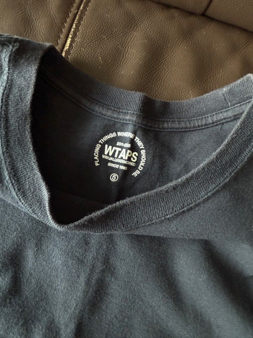 wtaps （分類：運動服裝）位於 Hong Kong。 由 furymunho5693 提交（商品編號 1377589321，圖片 6）。簡介： 100% real and 80% new wtaps舊版紅tag 。
