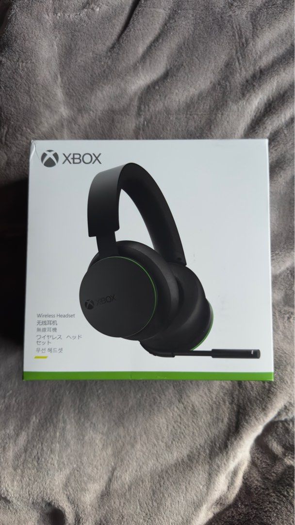 XBOX Wireless Headset for Series X/S (Category: Xbox) located in Santa Rosa. Submitted by timorsho (Listing ID 1377584517, Image 1). Description: XBOX Wireless Headset for Series X/S PHP 4,500 Great condition No flaking and no issues Complete accessories (unused type C connector).