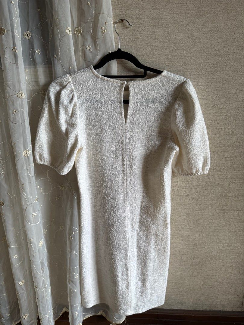 Zara White Knit Ruffled Dress (Category: Dresses) located in Quezon City. Submitted by prebys (Listing ID 1377563490, Image 2). Description: .