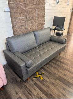 (Category: ) located in . Submitted by priceworthfurniture (Listing ID 1372856617, Image 1). Description: .