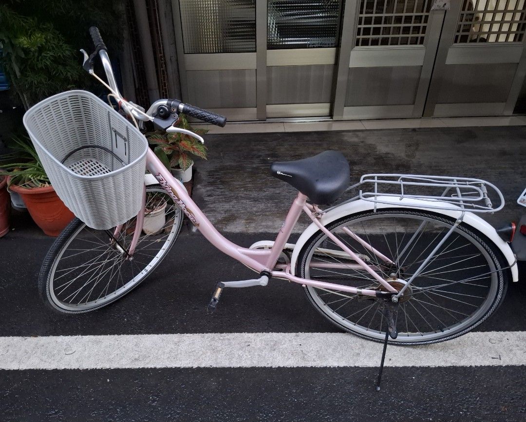 由 xinyu57 (刊登 ID 1372858048，圖片 2) 提交，位於 彰化縣 (Changhua) 的 飛馬腳踏車 (類別：其他運動配件)，說明：使用很多年了 26吋腳踏車 附鑰匙鎖+鈴鐺。