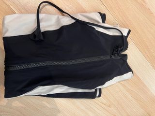 （分類：）位於 。 由 newbiehereee110 提交（商品編號 1372846612，圖片 1）。簡介： 。