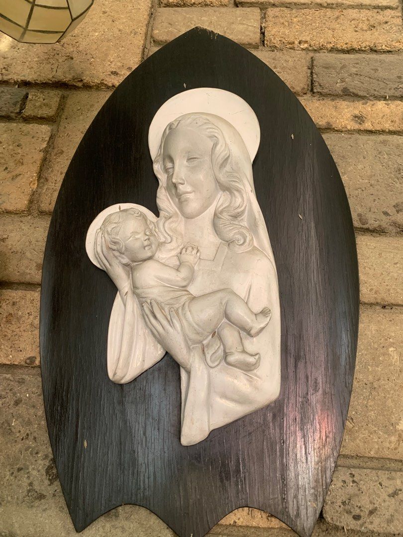 Antique Mother & child sculpture 2ft (Category: Figurines & Statues) located in Quezon City. Submitted by sojisup (Listing ID 1372787962, Image 2). Description: Mother & child antique sculpture 27inches .