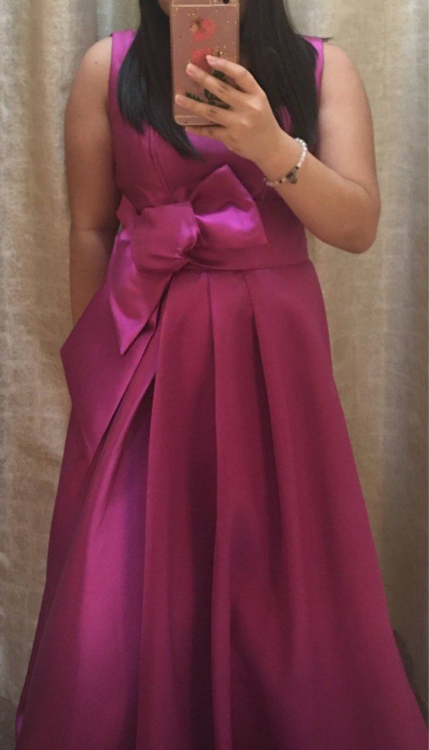 Apartment 8 Gown (Category: Evening dresses & gowns) located in Cainta. Submitted by alysaap (Listing ID 1372731360, Image 1). Description: Pics provided are from the website and when i wore it in the store Message for more pics of the dress Price is negotiable po :)) RFS: Student in need of funds.