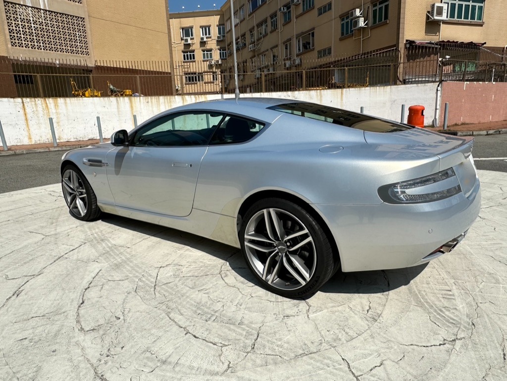 Aston Martin DB9 Auto62863127886723114