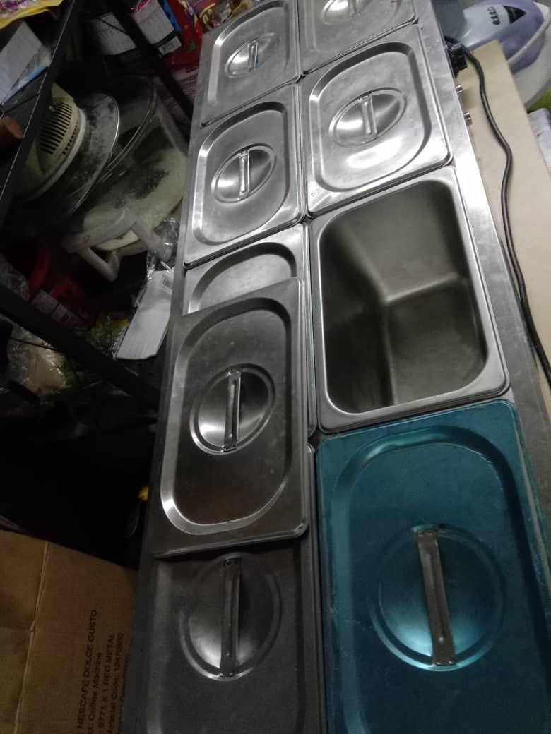 bain marie food warmer table top (Category: Cookers) located in Kuala Lumpur. Submitted by rajbby2636483 (Listing ID 1372745547, Image 2). Description: bain marie food warmer table top.
