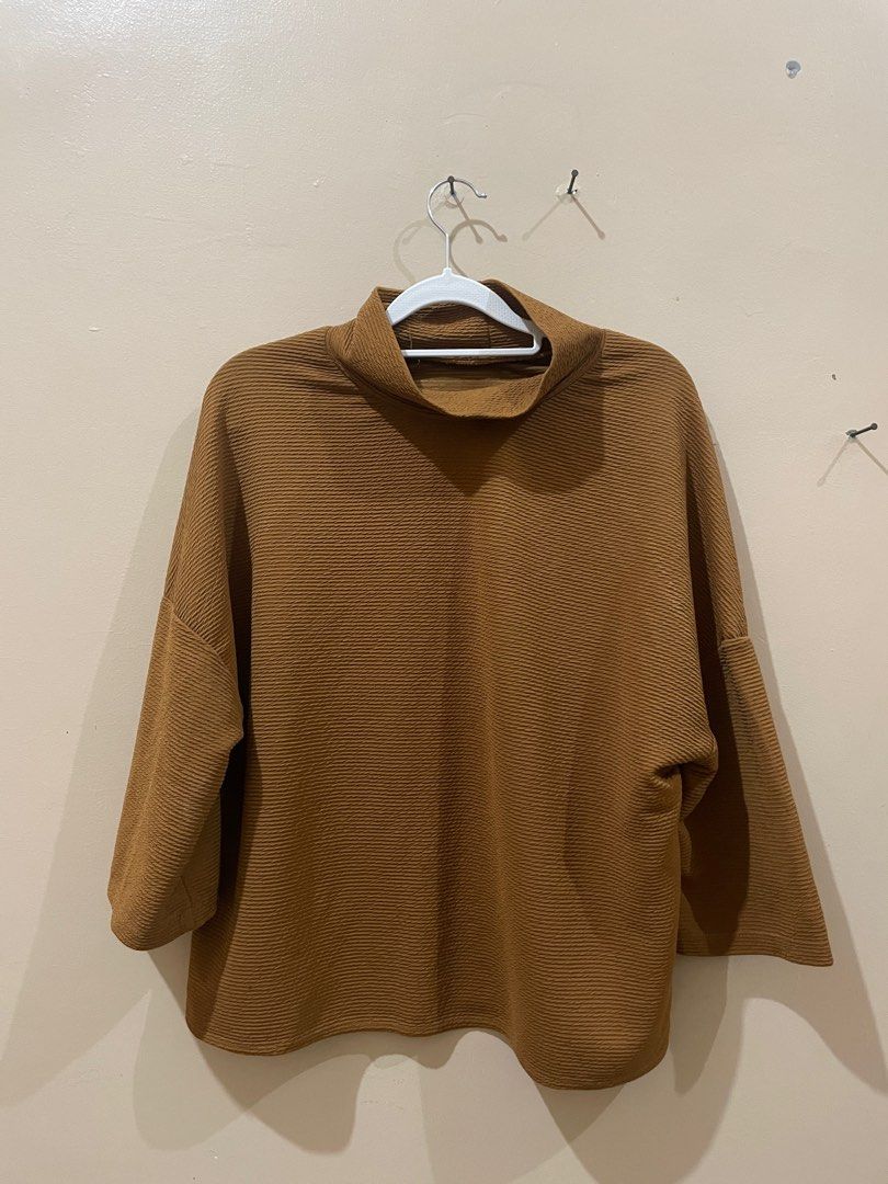 Basic Top (Kategori: Atasan) berada di Bandung. Dikirim oleh catchcatchy (ID iklan 1372800360, Gambar 1). Deskripsi: bisa oren.