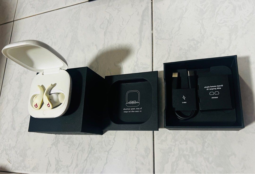 Beats Fit Pro (Category: Portable Audio Accessories) located in Singapore. Submitted by juniro (Listing ID 1372853902, Image 1). Description: See pictures for wear and tear The rest all fully functioning Come with original box 100% authentic Not for fussy buyers Selling cos changing to Apple 🍎 .