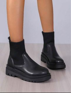 (Category: ) located in . Submitted by _princesswardrobe (Listing ID 1372817142, Image 1). Description: .