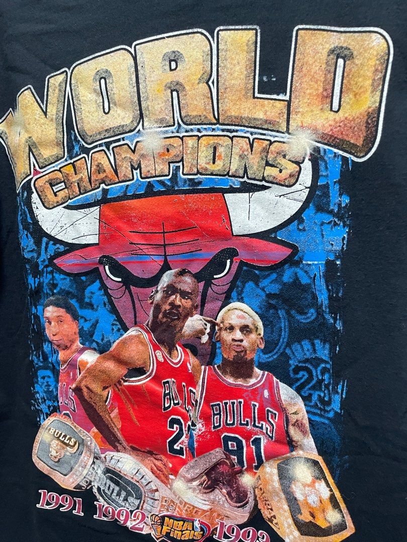 Chicago Bulls Modern Rap Tee (Category: Tshirts & Polo Shirts ) located in Pasig City. Submitted by abovethepavement (Listing ID 1372752629, Image 2). Description: Chicago Bulls Modern Rap Tee style Like new condition; no issues! Price: 499 + sf (negotiable) Size: Medium on Tag Shipping thru lalamove/J&T DM for more pics and details 📩.