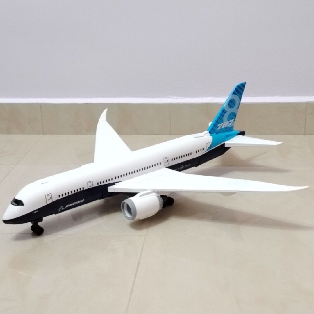 Cobi European Poland Non-Lego 26603 Boeing 787 Dreamliner 836 Pieces ...