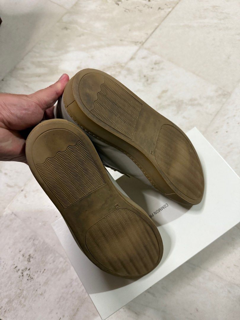 Common projects (Category: Sneakers) located in Singapore. Submitted by doubledown (Listing ID 1372675907, Image 2). Description: Condition: 5/10 Sole and sides are ok but the leather near the inner heel area has cracked Bought in 2016 .