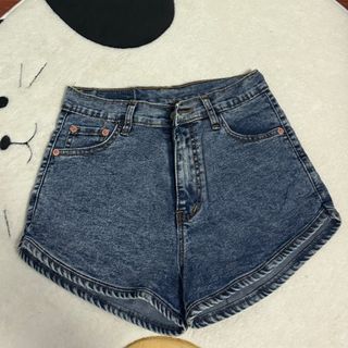 (Category: ) located in . Submitted by calicoconut (Listing ID 1372720811, Image 1). Description: .