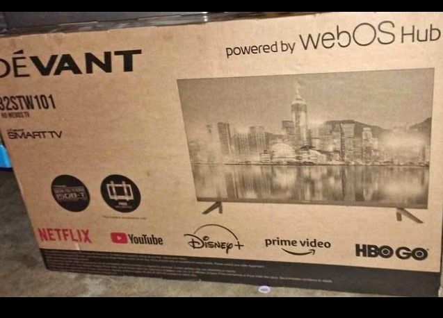 Devant 32 Inches Smart tv (Category: TV) located in Caloocan City. Submitted by meatyyy (Listing ID 1372754416, Image 3). Description: "For Sale: Dévant 32STW101 Smart TV NO ISSUE 5 MONTHS OLD Powered by webOS Hub with access to streaming apps like Netflix, YouTube, Disney+, Prime Video, and HBO GO Price: 9,000 pesos (Nego wag lng barat) Location: Reparo road baesa caloocan.