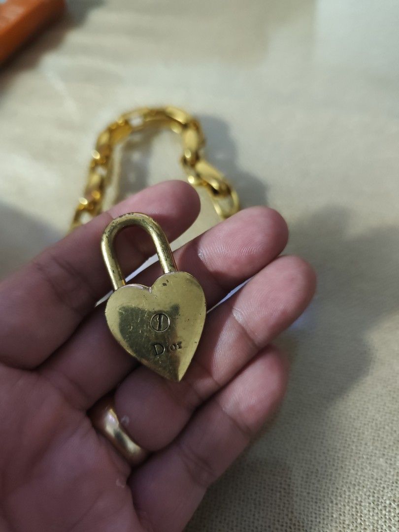 Dior (Category: Luxury Accessories) located in Navotas City. Submitted by mistej (Listing ID 1372837116, Image 3). Description: dior authentic large heart bracelet authentic guaranteed no box.