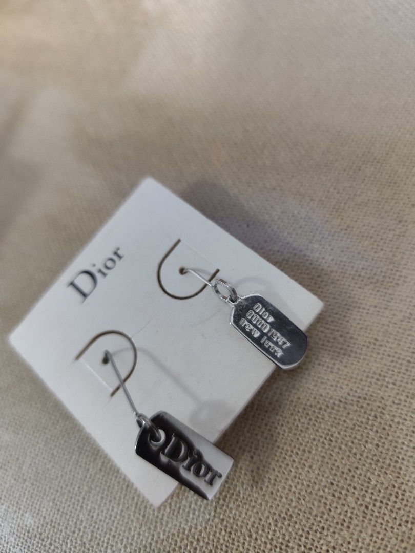 Dior x john galliano (Category: Luxury Accessories) located in Navotas City. Submitted by mistej (Listing ID 1372837824, Image 1). Description: dior x john gallian earings missing pair but can be use as mismatch authentic guaranteed.