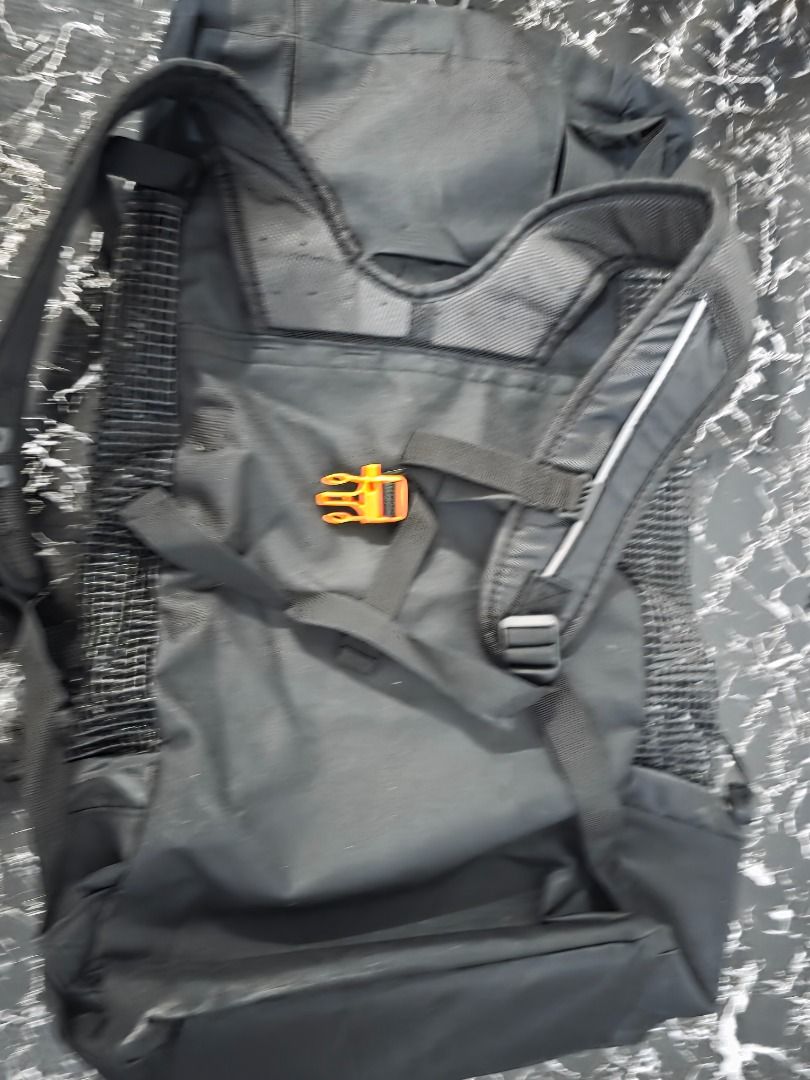 Dog comfortable backpack (Category: Homes & Other Pet Accessories) located in Makati City. Submitted by jeffsquared (Listing ID 1372730700, Image 3). Description: For Sale: Large dog backpack Color: black size: Large 📍 Can do meetup within Makati and Manila Area 🛵 Shipping will be shouldered by Buyer P800 only.
