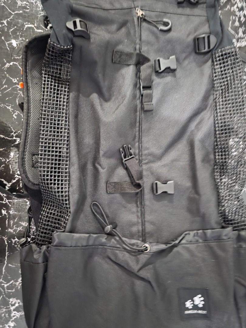 Dog comfortable backpack (Category: Homes & Other Pet Accessories) located in Makati City. Submitted by jeffsquared (Listing ID 1372730700, Image 2). Description: For Sale: Large dog backpack Color: black size: Large 📍 Can do meetup within Makati and Manila Area 🛵 Shipping will be shouldered by Buyer P800 only.