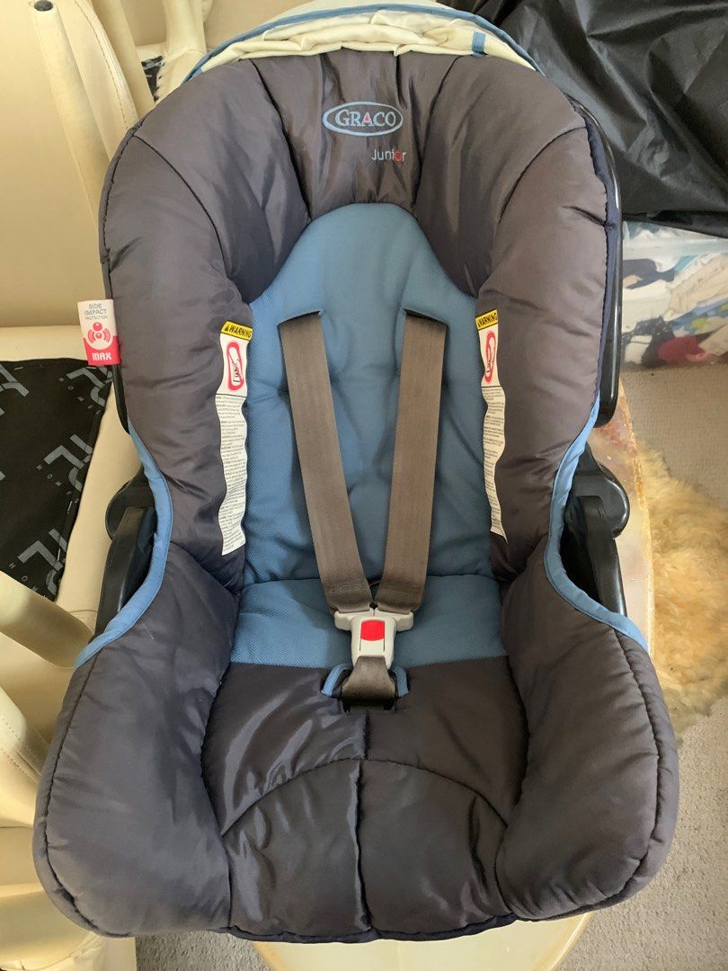 Graco (Category: Car Seats) located in Kuala Lumpur. Submitted by harlinajaafar (Listing ID 1372689623, Image 3). Description: A Graco infant car seat for sale in good condition..