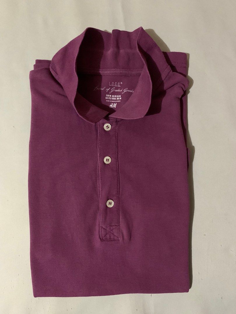 H&M Polo Shirt Womens (Category: Shirts) located in Manila. Submitted by deehumphrey (Listing ID 1372695012, Image 2). Description: H&M Polo Shirt Womens Size M on tag Dimes W 19 - L 29.