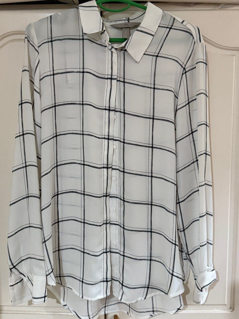 H&M White/Checked Longsleeve Blouse (Category: Longsleeves) located in Dasmarinas. Submitted by cess_declutters (Listing ID 1372687117, Image 2). Description: !! Fixed Price !! No returns/exchange Payment first (GCash / GoTyme) No Rush Shipping Shipping shouldered by buyer J&T / Lalamove Can do meetups around dasma/silang if bulk order 📍Dasmariñas, Cavite.